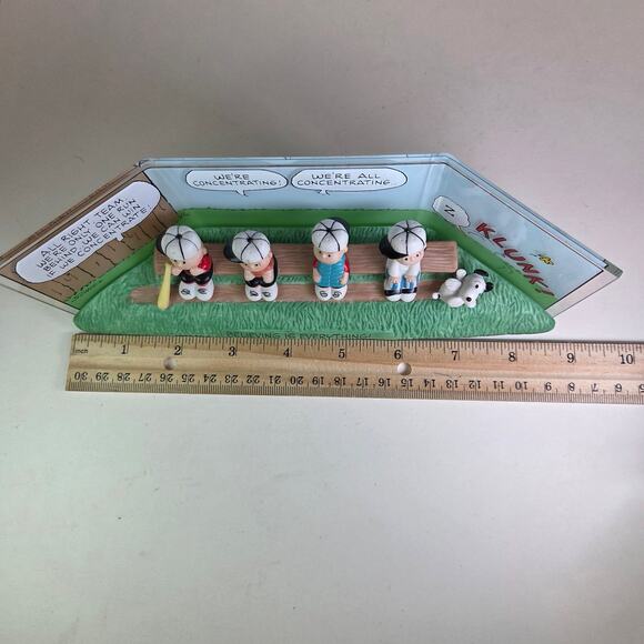 Hallmark Peanuts Gallery The Winning Team Baseball Figurine Snoopy 2000 LE - Picture 12 of 13